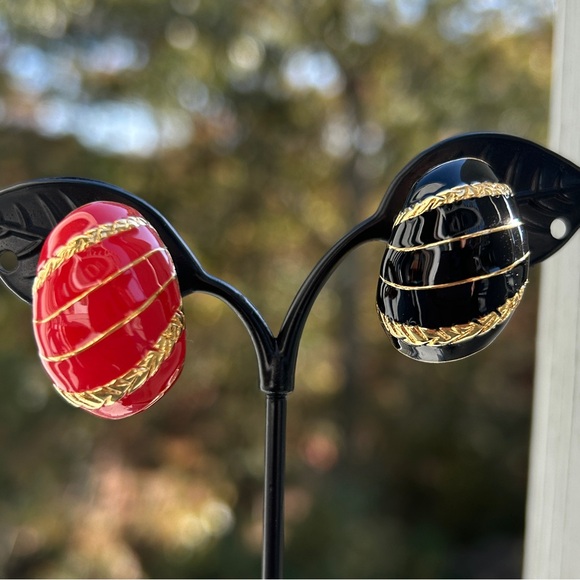 BOGO Vintage QVC Joan Rivers Classics Collection “Nautical J Hoop” Clip Earrings - Picture 2 of 12